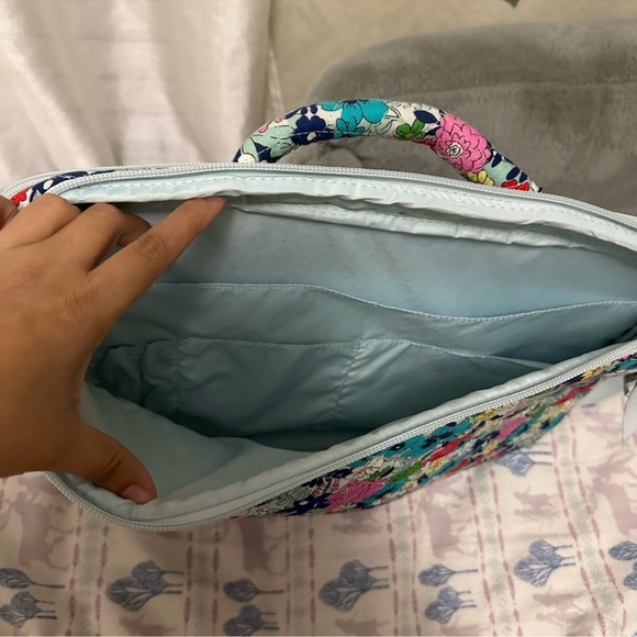 Vera Bradley~ Laptop Case 💐 - Picture 4 of 8